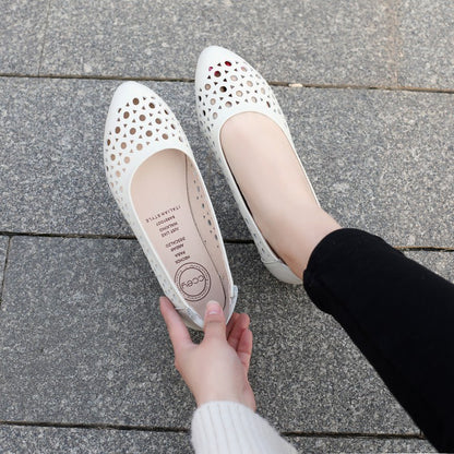 Hollow flat-bottom casual shoes